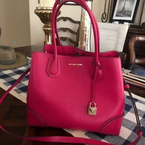 Michael KORS Mercer Corner Leather Center Zip